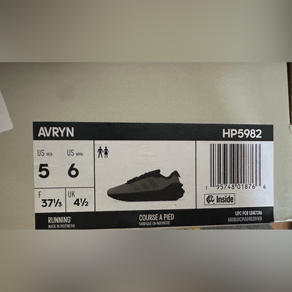 Adidas Avryn Men’s 5 running shoe- new - Picture 4 of 4